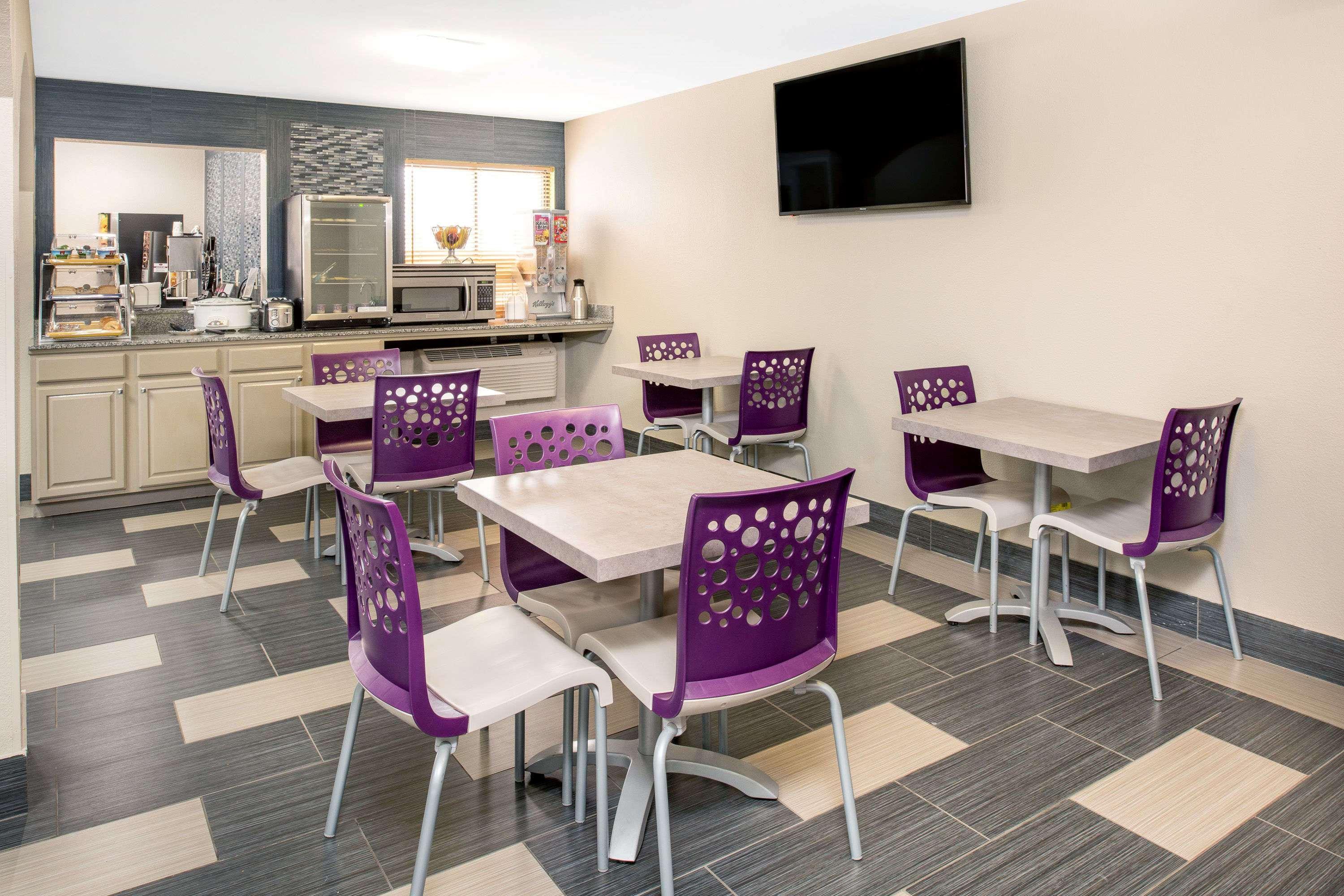 Days Inn By Wyndham Carthage Εξωτερικό φωτογραφία