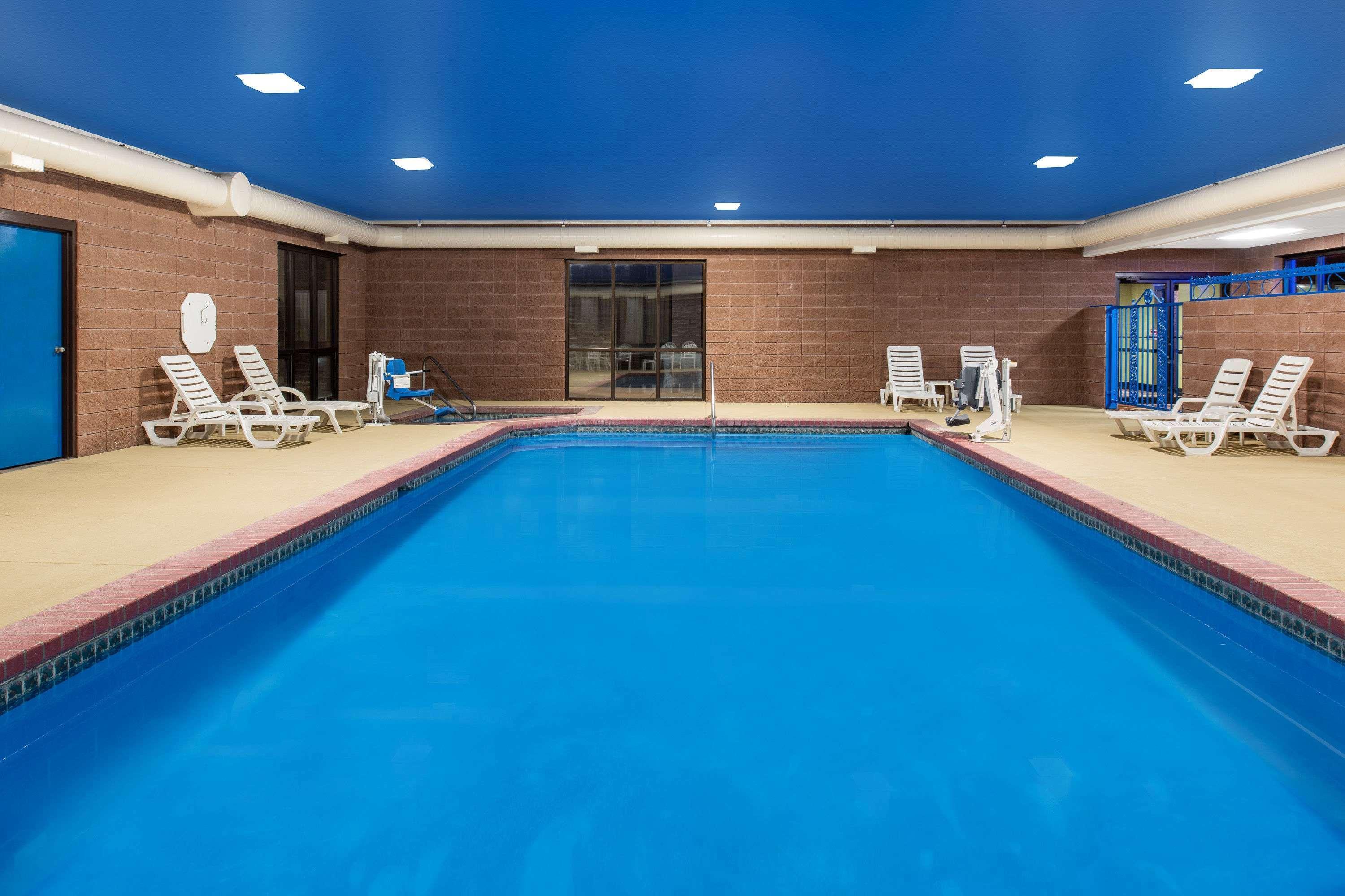 Days Inn By Wyndham Carthage Εξωτερικό φωτογραφία