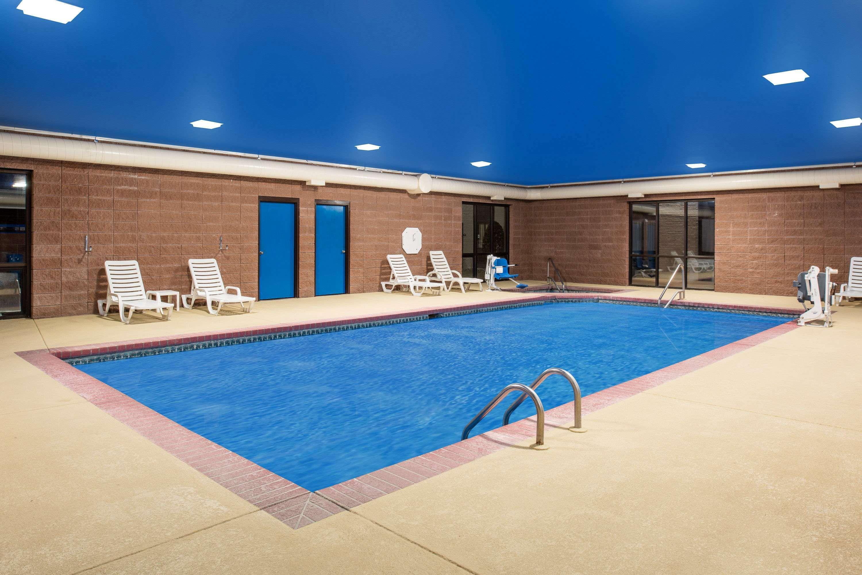 Days Inn By Wyndham Carthage Εξωτερικό φωτογραφία