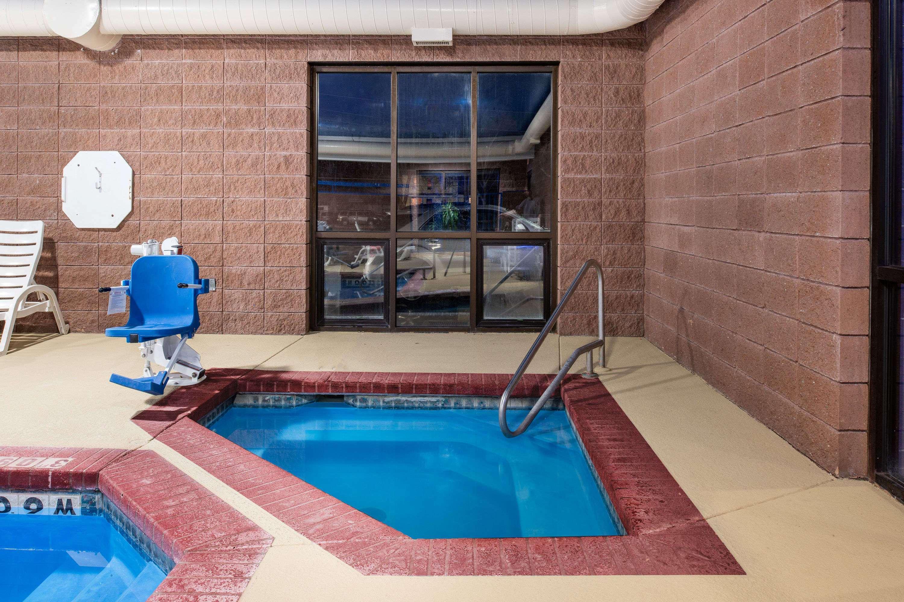 Days Inn By Wyndham Carthage Εξωτερικό φωτογραφία