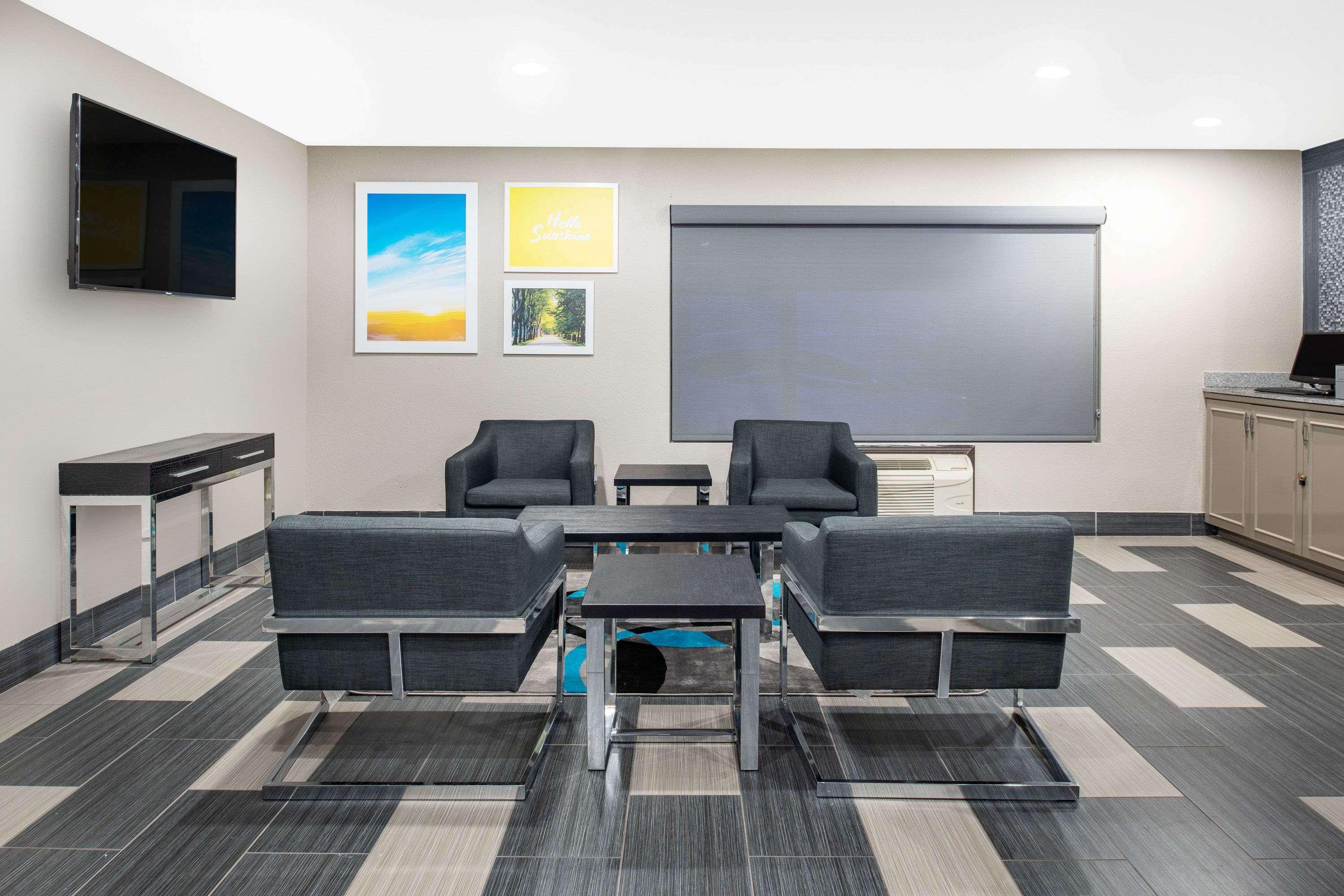 Days Inn By Wyndham Carthage Εξωτερικό φωτογραφία